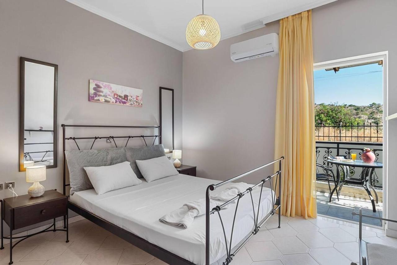 Superior Apartment - Overlooking Chania-With Pool Chania  Bagian luar foto