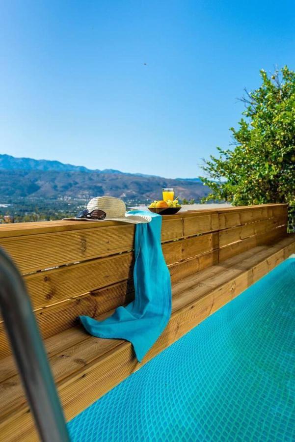 Superior Apartment - Overlooking Chania-With Pool Chania  Bagian luar foto